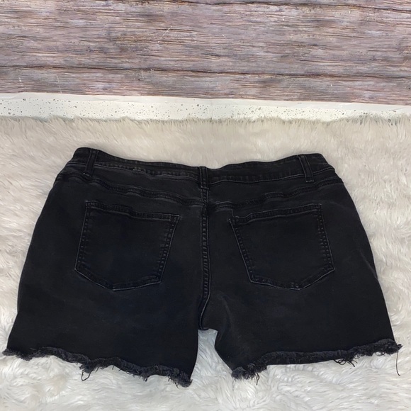 Maurices Black Button Down Fly Denim Shorts With Frayed Hem - Picture 4 of 6